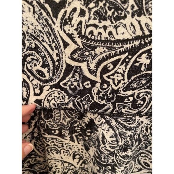 Yvos Black & White Paisley Long Sleeve Blouse WOMEN LARGE 100% Polyester - Picture 8 of 13